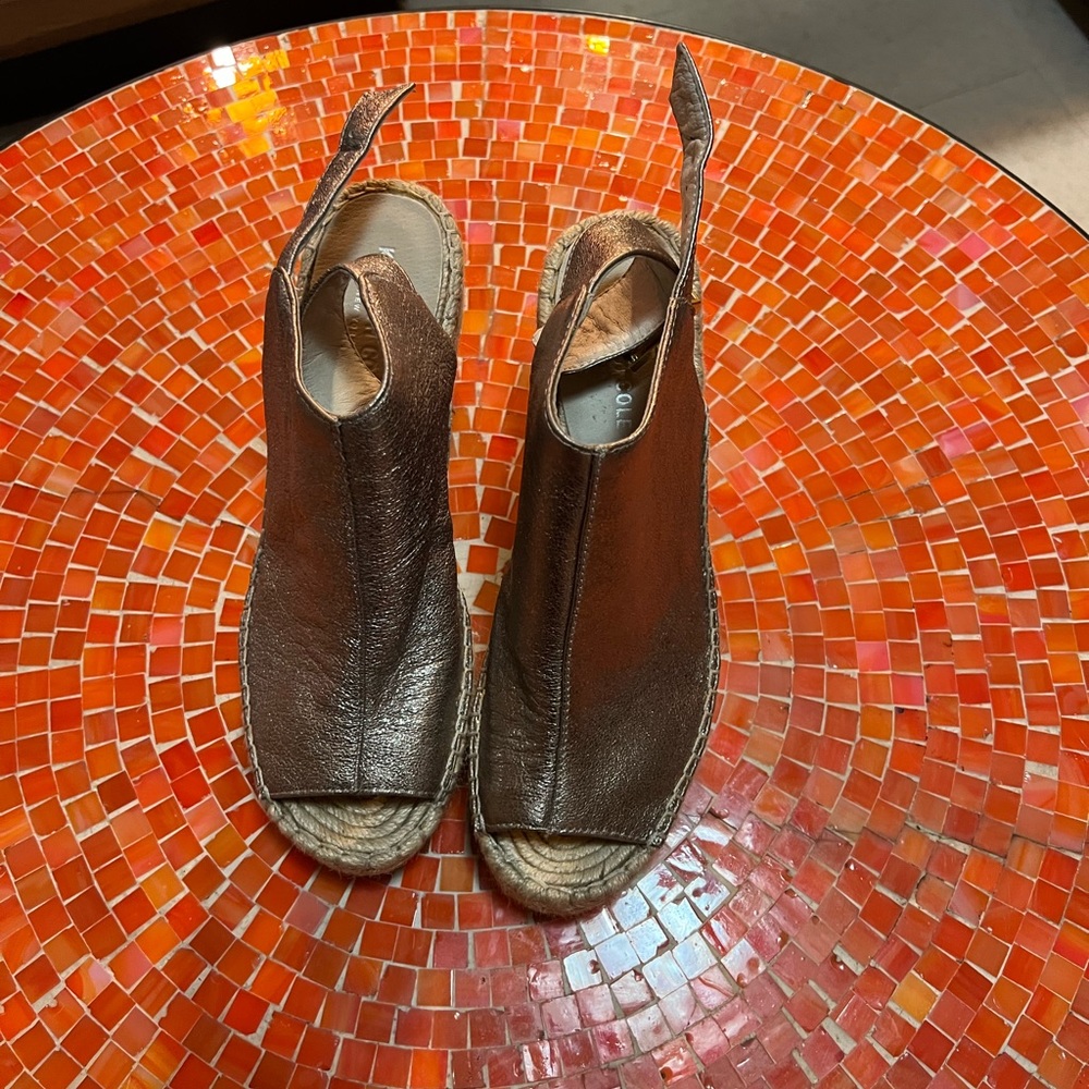 Kenneth Cole Gold Wedge
